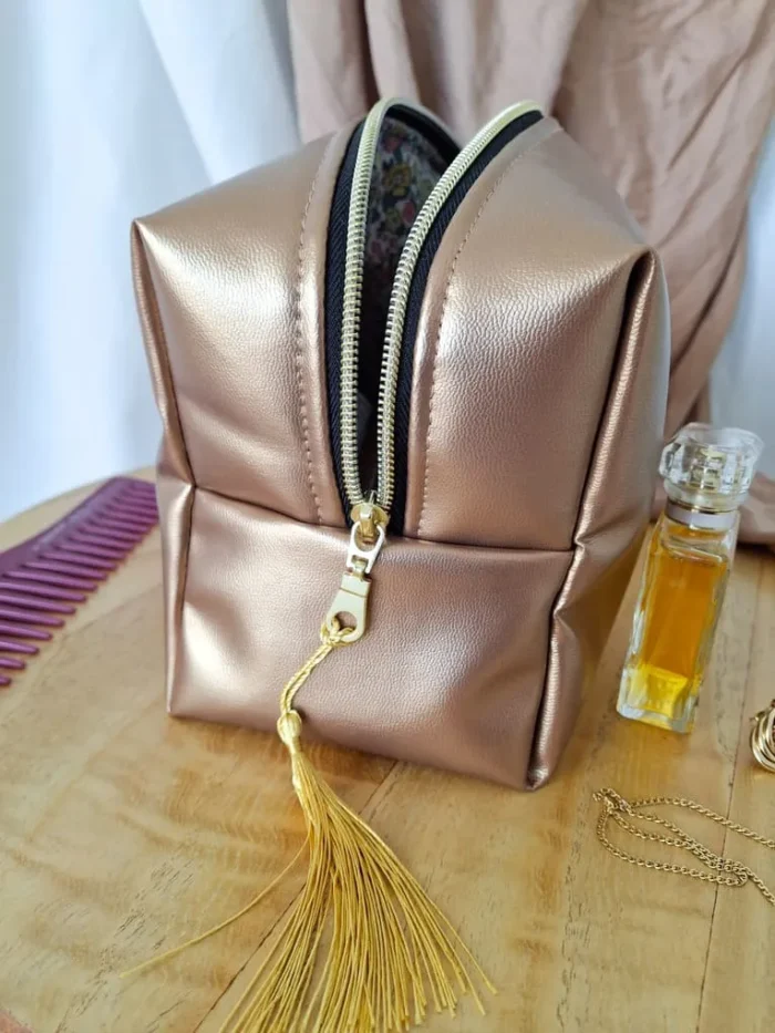 TROUSSE DE TOILETTE – Simili Cuir Bronze Foncé – Image 3