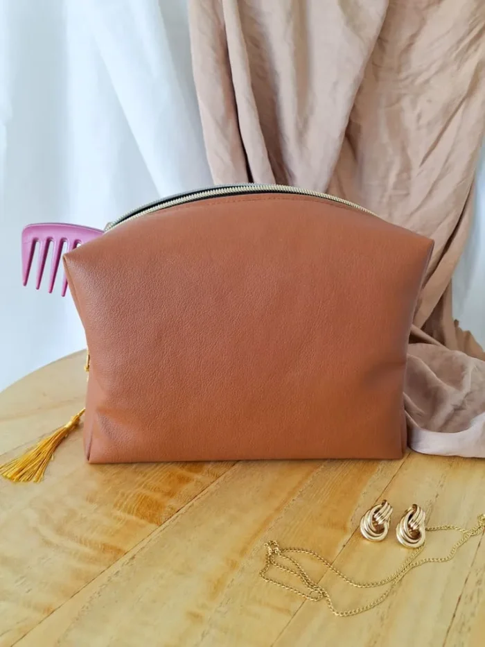 TROUSSE DE TOILETTE – Simili Cuir Camel – Image 4