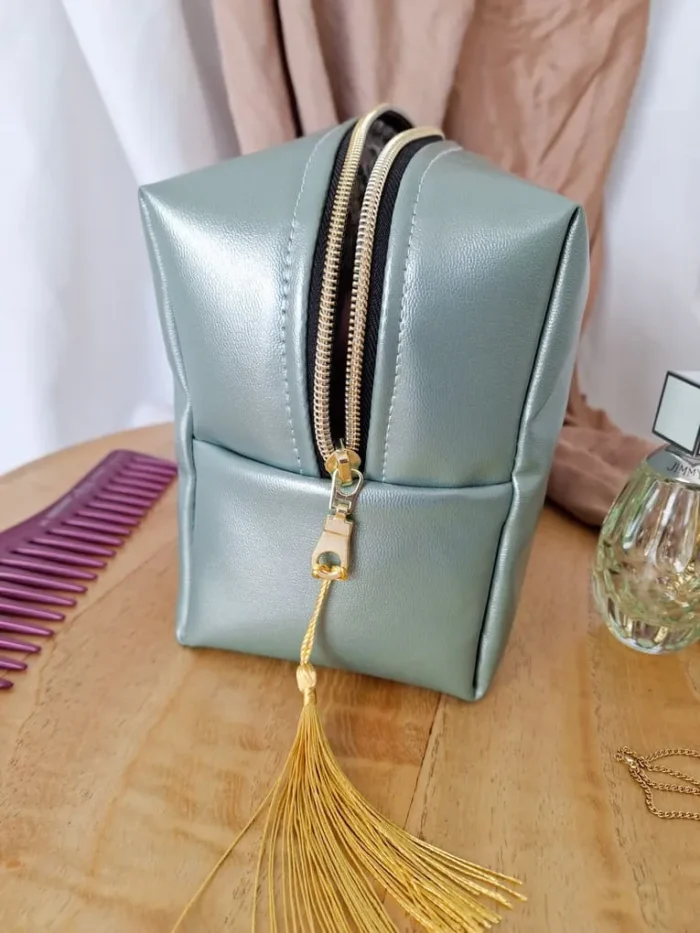 TROUSSE DE TOILETTE – Simili Cuir Bleu Menthe – Image 2