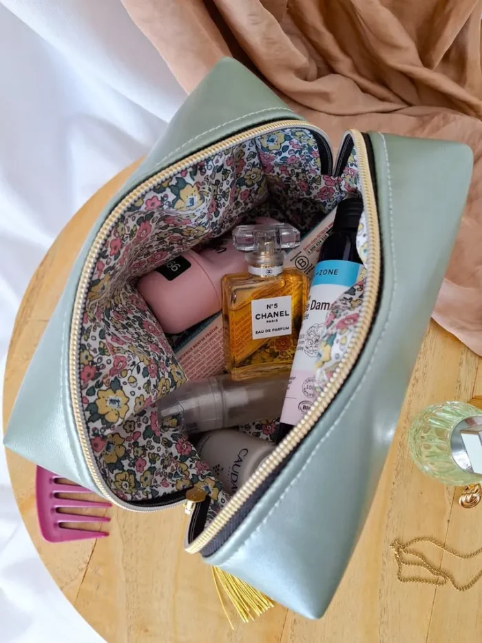 TROUSSE DE TOILETTE – Simili Cuir Bleu Menthe – Image 3