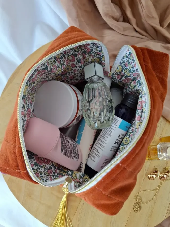 TROUSSE DE TOILETTE - Velours Matelassé Terracotta – Image 4