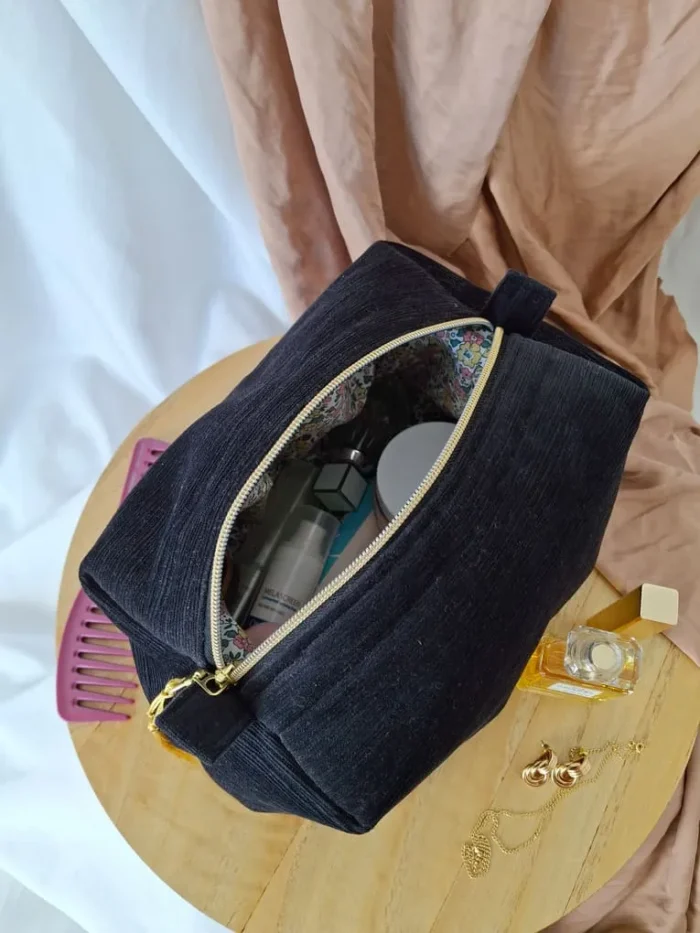 MAXI TROUSSE DE TOILETTE - Velours Noir – Image 2
